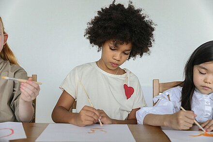 Aktionsidee "Prinzen- und Prinzessinnenporträts gestalten"