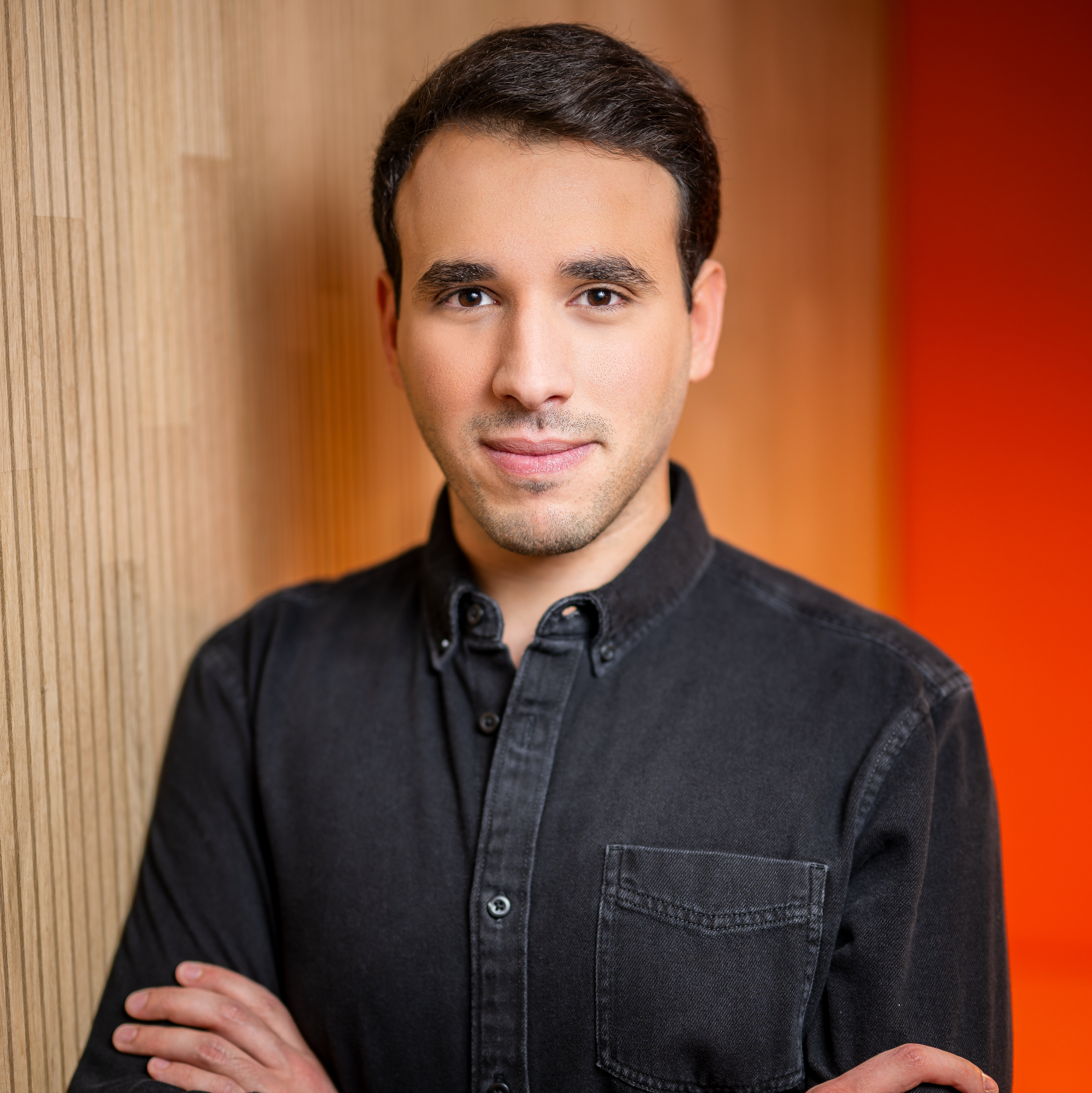 Porträtfoto von Moderator Sherif Rizkallah