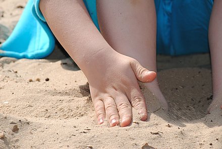 Aktionsidee „Sandmumien-Füße"